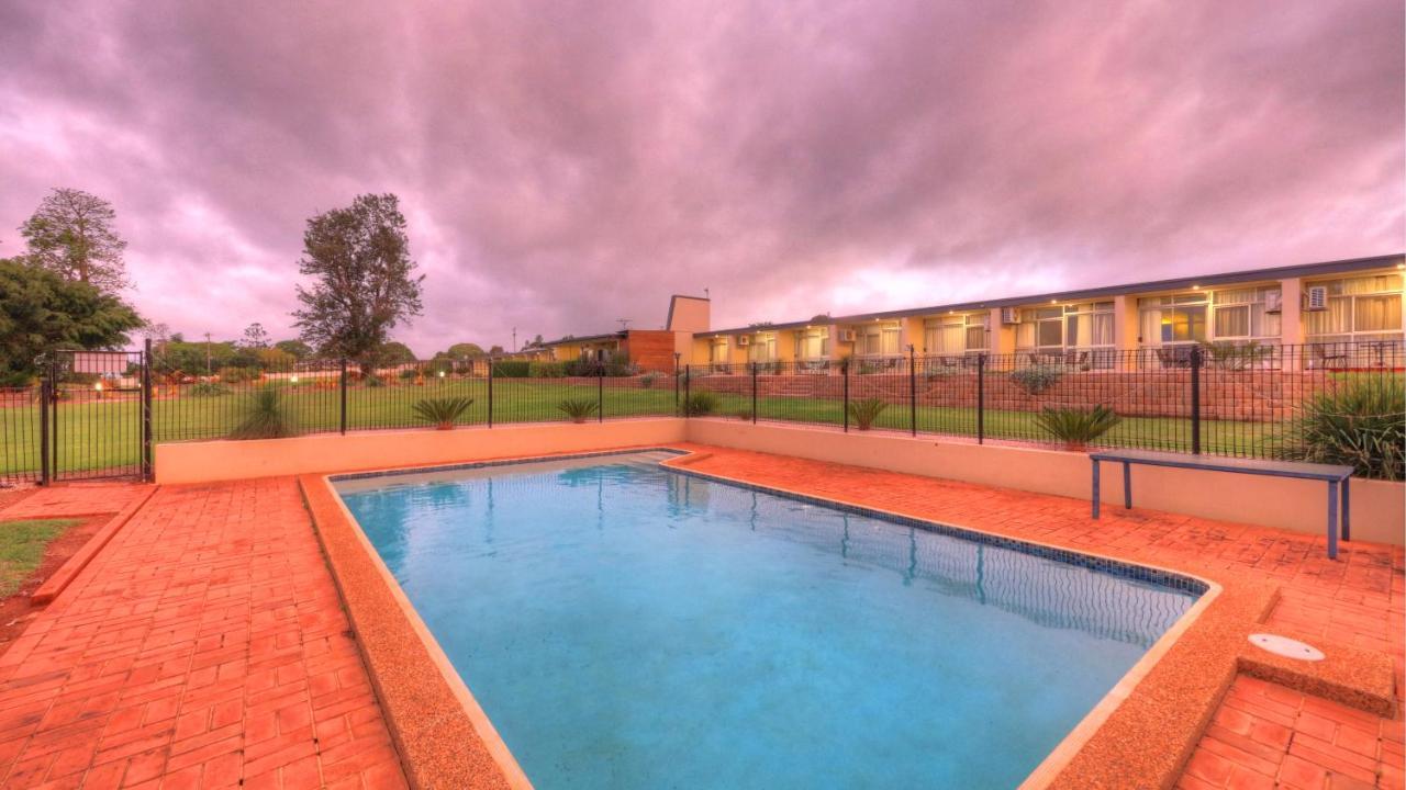 Atherton Motel Extérieur photo